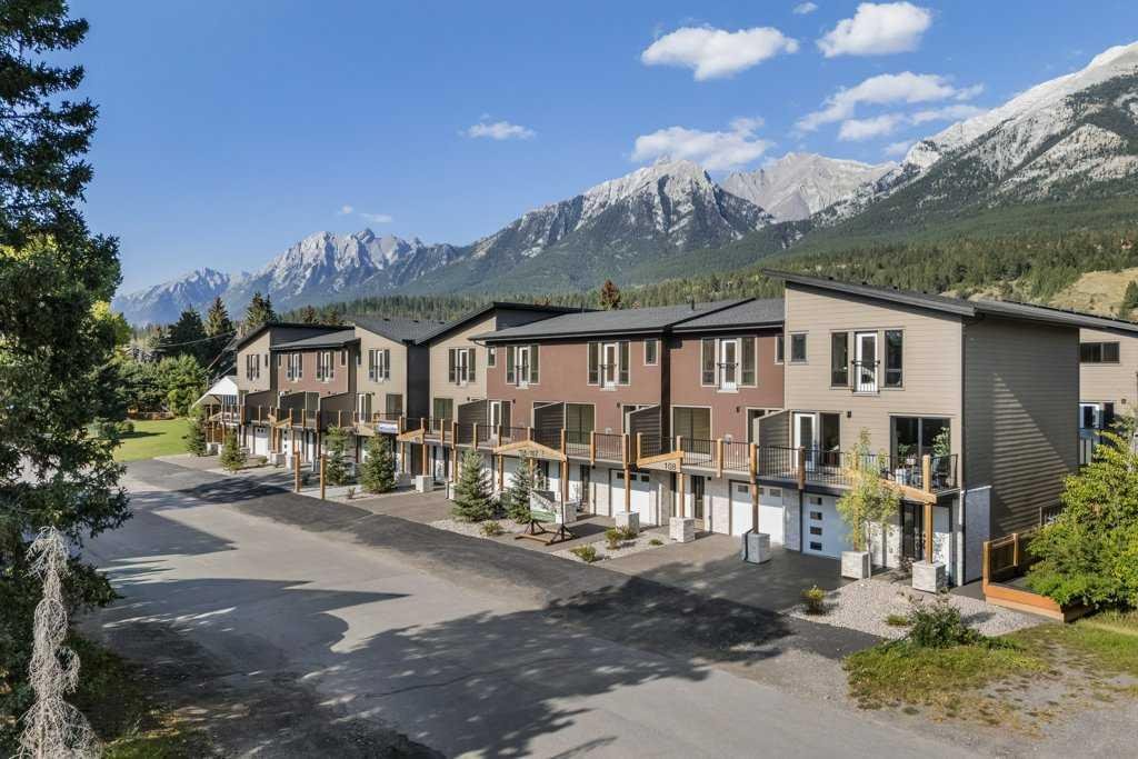 #102 1330 1st Avenue, Canmore, Alberta, T1W 1M4