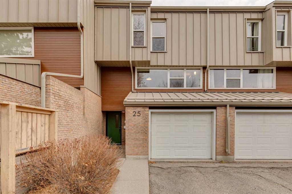 25 Brae Glen Court SW, Calgary, Alberta, T2W1B6