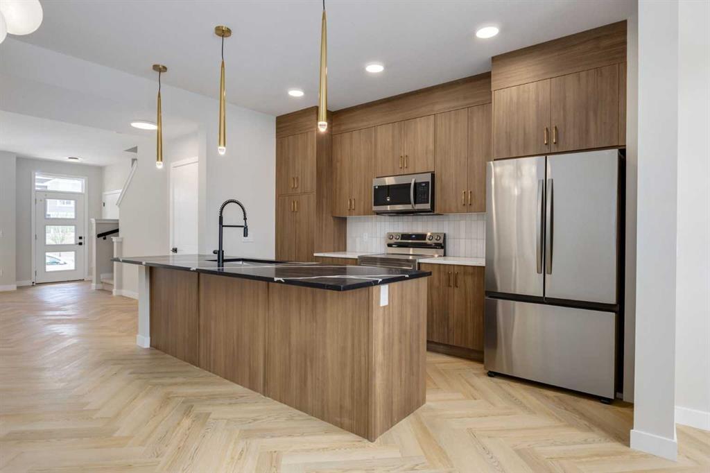 7133 Rangeview Avenue SE, Calgary, Alberta, T3S 0R2