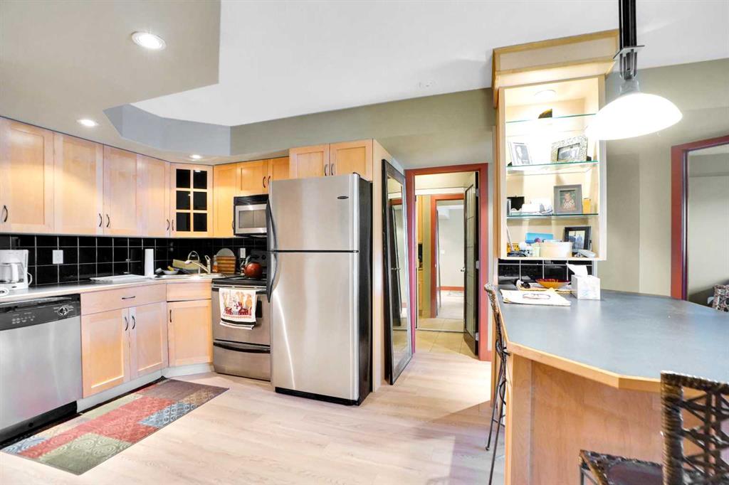 #305 717 4A Street NE, Calgary, Alberta, T2E 3W1