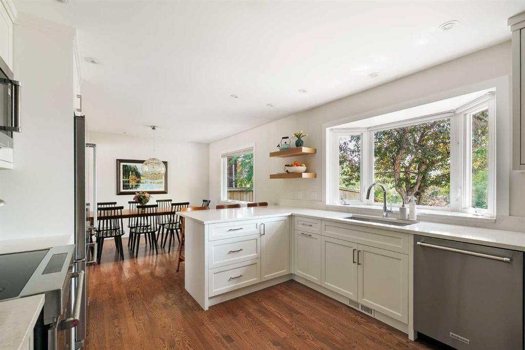 1571 Windsor Street NW, Calgary, Alberta, T2N 3X5