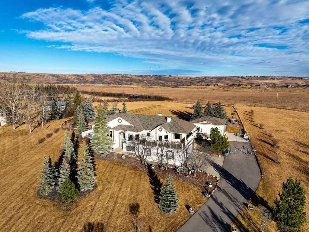 162 Country Lane Drive, Rural Rocky View County, Alberta, T3Z 1J3