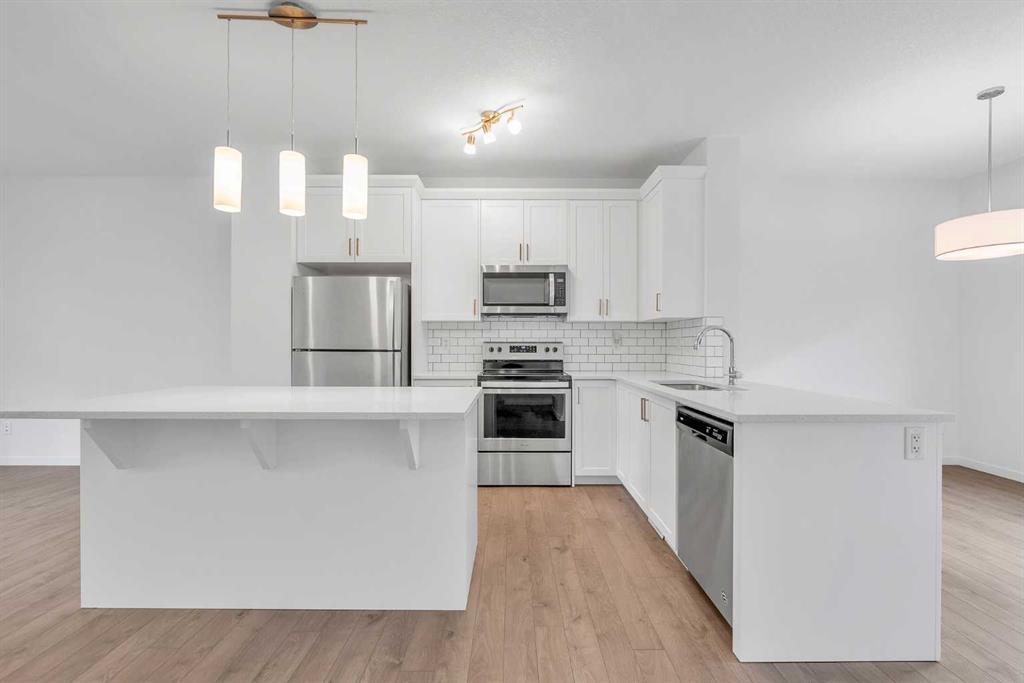 131 Legacy Point SE, Calgary, Alberta, T2X 3Z3