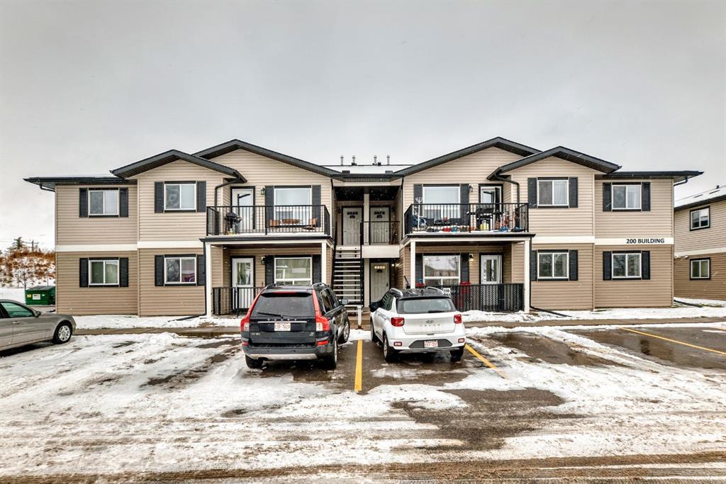 #200 8 Bayside Place, Strathmore, Alberta, T1P0E1