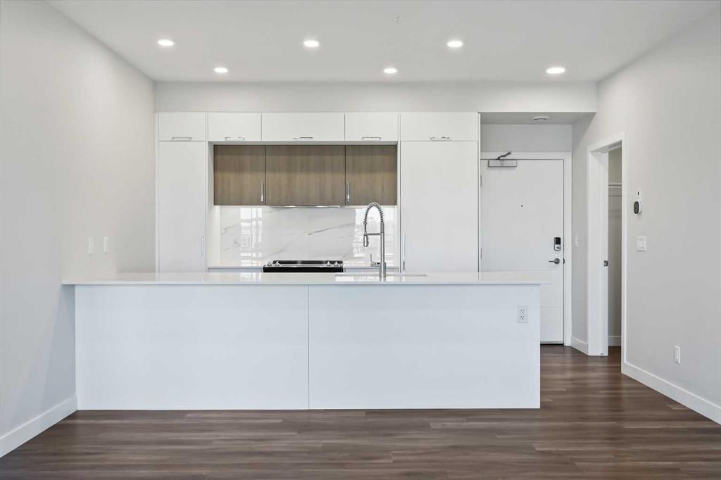 #317 255 Les Jardins Park SE, Calgary, Alberta, T2C 5W9