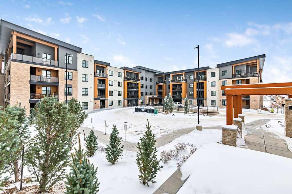 #302 8355 19 Avenue SW, Calgary, Alberta, T3H 6G3