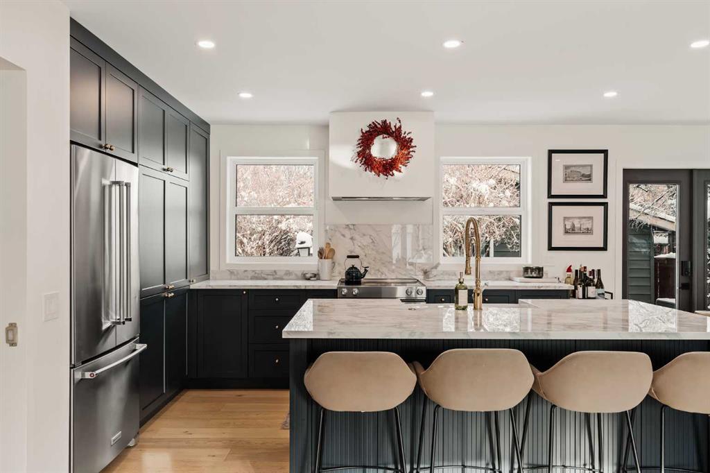 212 Vantage Place NW, Calgary, Alberta, T3A1X9